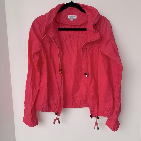 Packable windbreaker - Picture 2 of 4